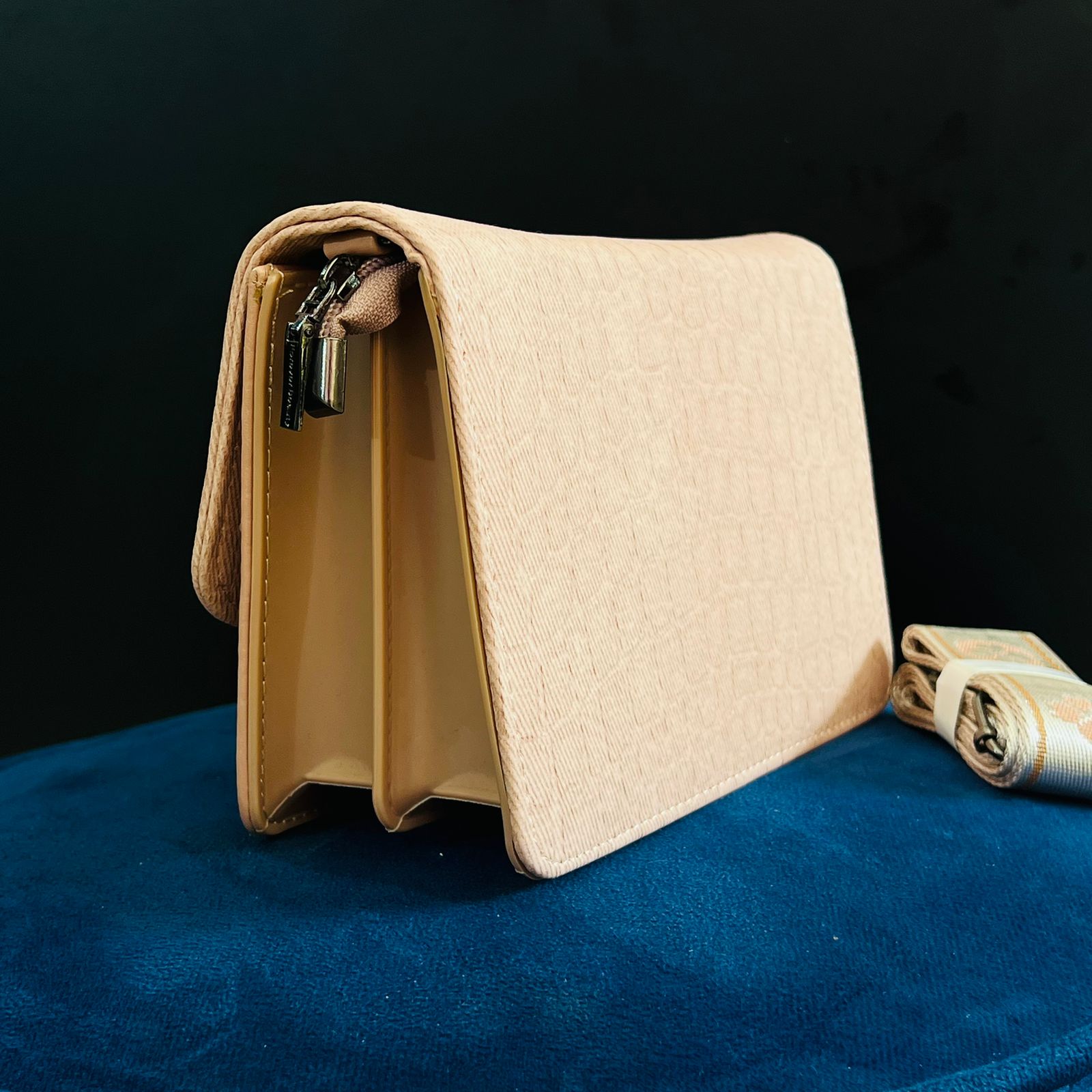 HANDBAG